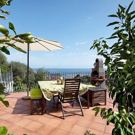 Esclusiva Terrazza Vista Porto Varazze Exterior foto